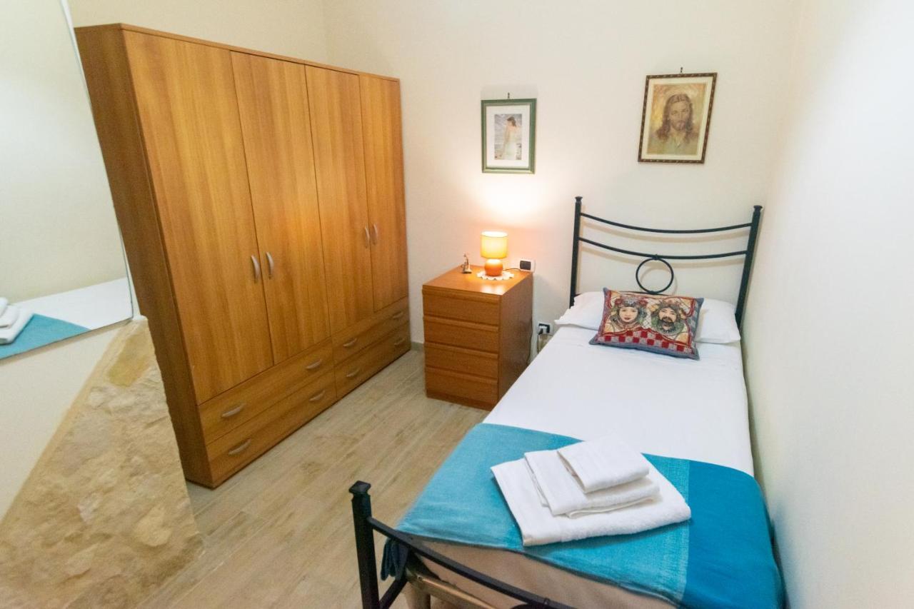 Corallo Holiday House Acitrezza Aci Trezza Extérieur photo
